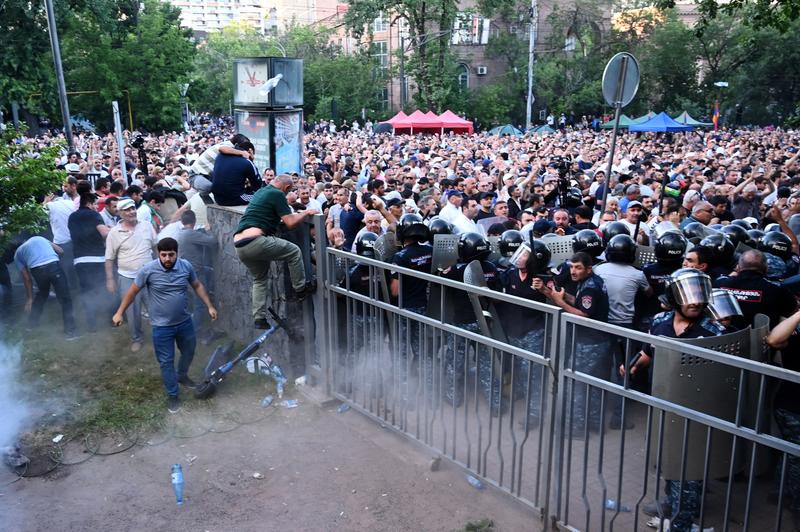 protest antiguvernamental in Armenia dupa predarea a 4 sate catre Azerbaidjan, Foto: Karen MINASYAN / AFP / Profimedia