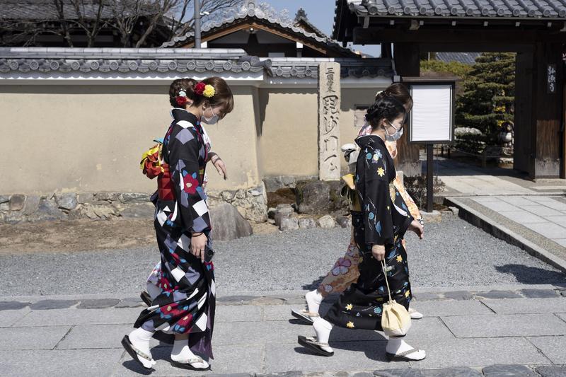 Femei în kimonouri tradiționale japoneze , Foto: Taidgh Barron / Zuma Press / Profimedia