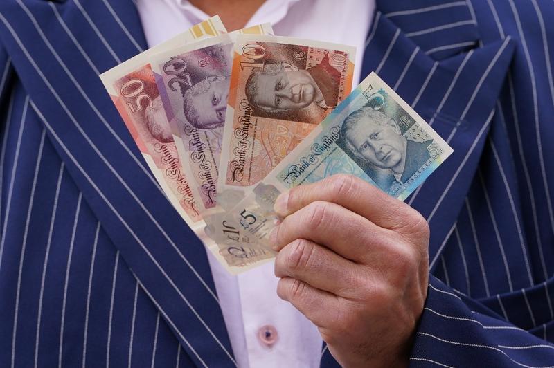 Chipul regelui Charles, pe noile bancnote de 5, 10, 20 şi 50 de lire sterline, Foto: Lucy North / PA Images / Profimedia