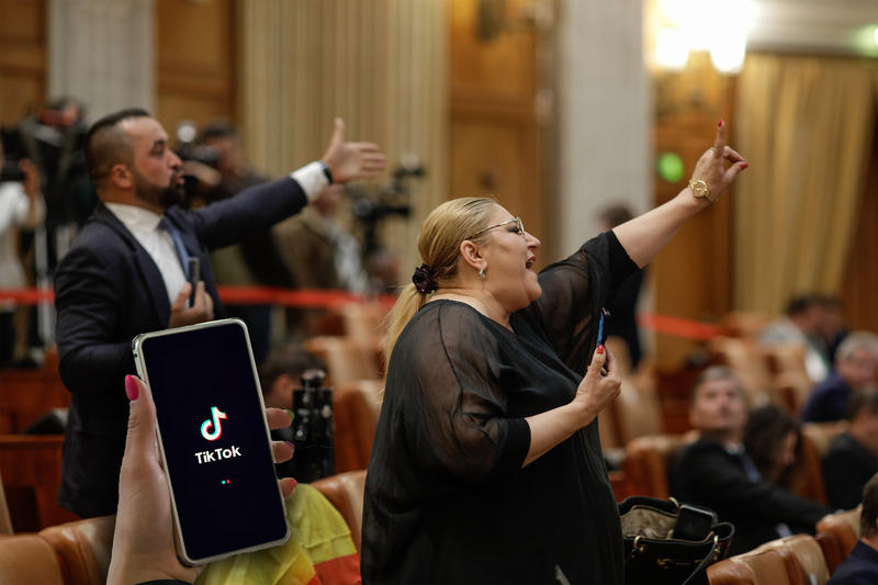 Diana Șoșoacă în Parlamentul României, Foto: Inquam Photos / Octav Ganea