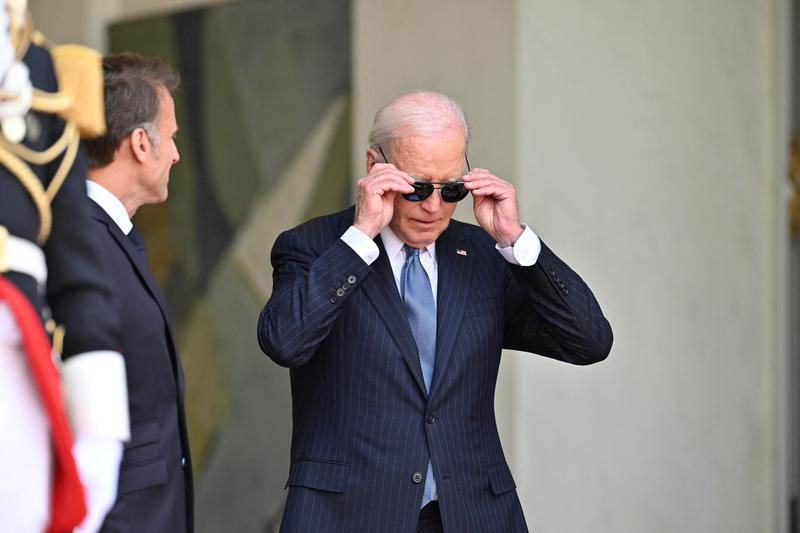 Președintele american Joe Biden este întâmpinat de președintele francez Emmanuel Macron, la Palatul Elysee, înaintea întâlnirii lor de la Paris, Franța, 8 iunie 2024. , Foto: AA/ABACA / Abaca Press / Profimedia