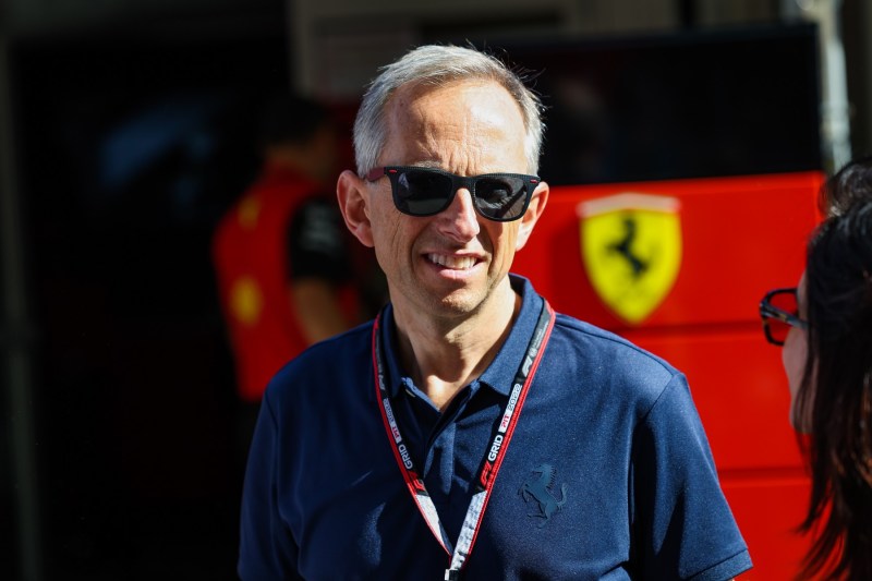 Șeful Ferrari spune că motorul primei mașini electrice a producătorului auto nu va fi silențios: „Va fi experiența Ferrari autentică”