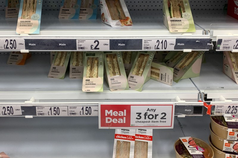 Focar de E.coli in Marea Britanie provocat probabil de o salata din sandviciurile de pe piata / FOTO: / Shutterstock Editorial / Profimedia