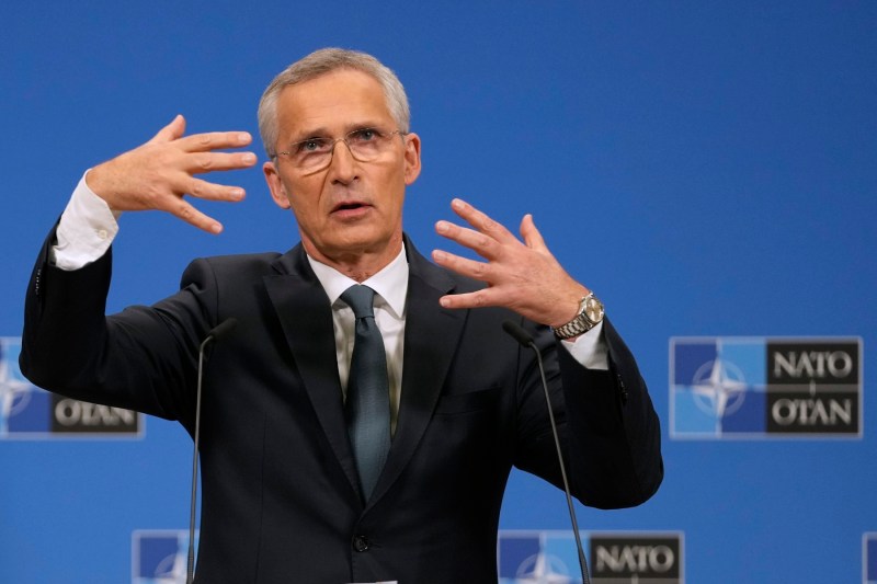 Stoltenberg vrea ca NATO să furnizeze Ucrainei și mai multe arme, considerând că aceasta este „calea spre pace”. Poziție tranșantă față de implicarea Chinei în conflict