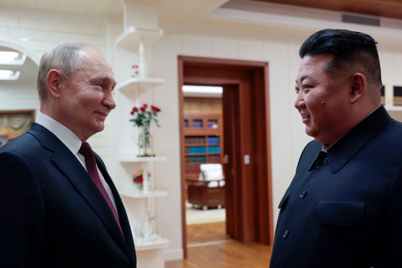 Vladimir Putin si Kim Jong Un in timpul vizitei presedintelui rus in Coreea de Nord, din 18-19 iunie 2024 / FOTO: Gavriil Grigorov / AP / Profimedia