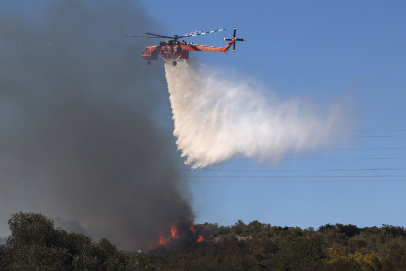 Scene apocaliptice în Grecia. Premierul avertizează că incendiile din această vară ar putea fi „deosebit de periculoase”. FOTO