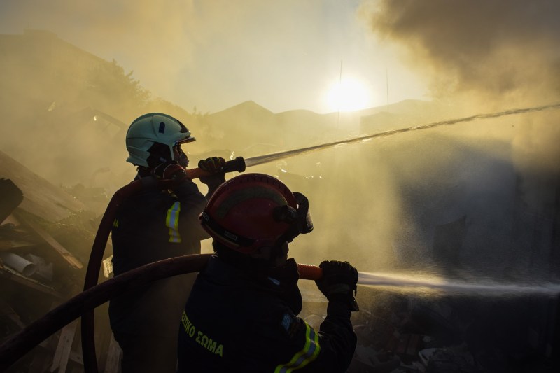 Un barbat a murit in incendiile de vegetatie din Grecia / FOTO: Dimitris Aspiotis / Shutterstock Editorial / Profimedia