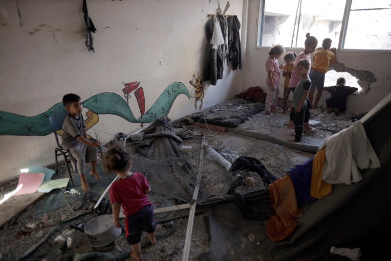 Avertismentul unui oficial ONU: Jafurile și contrabanda sunt „generalizate” în Gaza/ Copiii mor de malnutriție