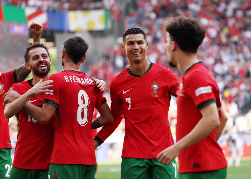 Cristiano Ronaldo, in tricoul Portugaliei