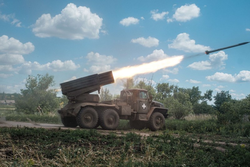 Război în Ucraina, ziua 857: Atacuri sângeroase cu rachete în Zaporojie și Dnipro / Rușii revendică cucerirea unui sat din Donețk / Ucraina şi Belarus îşi consolidează fiecare dispozitivul militar la graniţa comună
