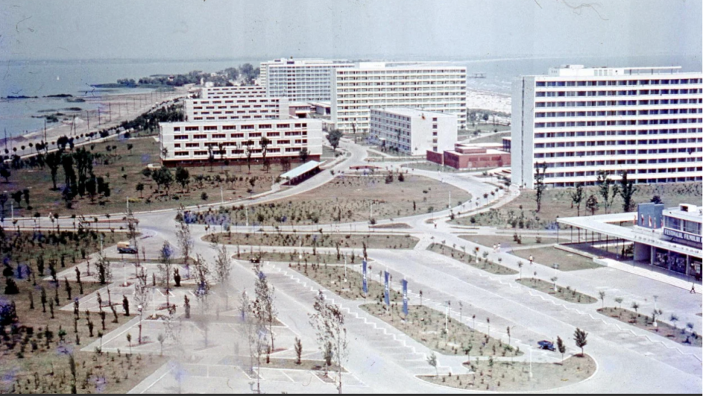 Statiunea Mamaia, construita in1960-1963/ FOTO Arhiva Foto a Uniunii Arhitecților din România via B365.ro