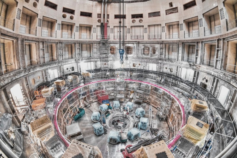 Cel mai mare reactor termonuclear din lume, ITER, nu va fi funcțional decât în anul 2039. Specialiștii se tem că la lansarea sa, acesta ar putea fi deja depășit