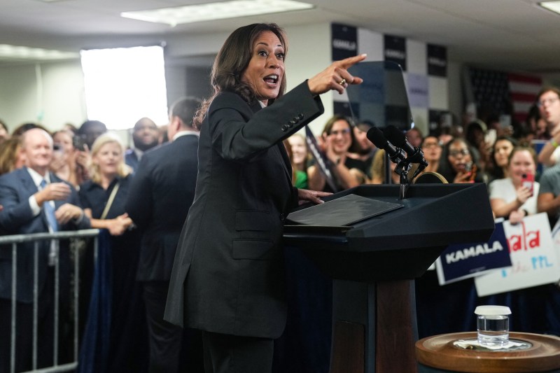 Cum a șters Kamala Harris în doar 10 zile avantajul deținut de Trump în sondajele pentru alegerile din noiembrie