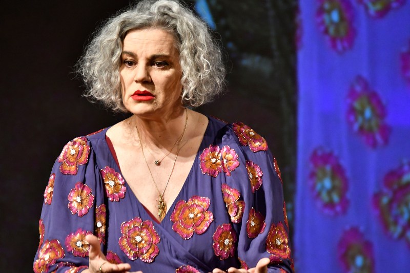 Maia Morgenstern joaca in premiera nationala a piesei ARTA INTERVIULUI, a Teatrului Dramatic Elvira Godeanu, pe scena Palatului Culturii din Drobeta Turnu Severin, vineri, 1 martie 2024. Inquam PhotosJustinel Stavaru