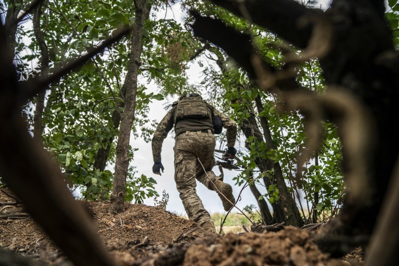 Război în Ucraina, ziua 886: Zelenski: Kievul va pregăti un plan de pace până la sfârşitul lunii noiembrie  / Incendii la un depozit petrolier din Rusia, lovit de drone ucrainene / Rușii anunță că au mai ocupat două sate