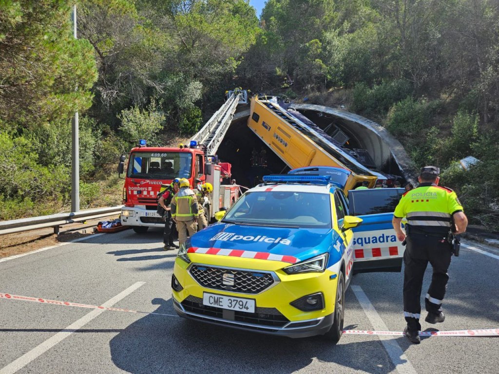 Accidentul din Pineda de Mar. Foto: Contul oficial de X al poliției catalane