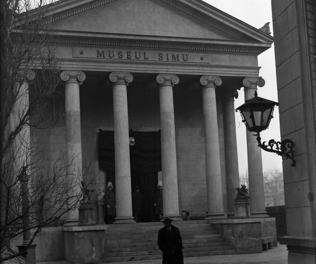 Muzeul Simu din Bucuresti (placa fotografica; anii 1930 - 1940). / FOTO Agerpres.