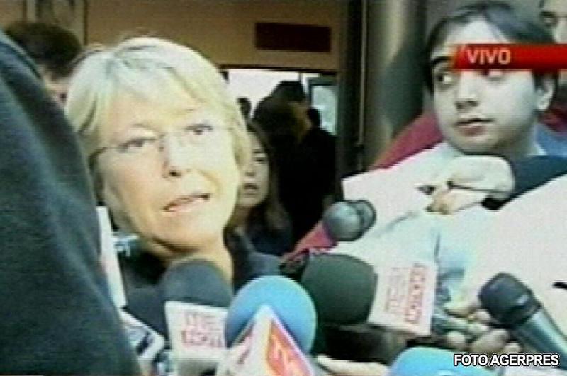 Presedintele Michelle Bachelet vorbeste presei, Foto: Agerpres
