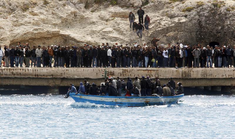 Imigranti pe insula Lampedusa, Foto: Reuters