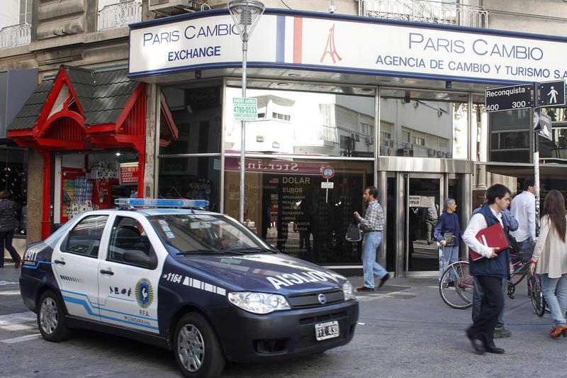 Masina de Politie pe strazile din Buenos Aires, Foto: Reuters