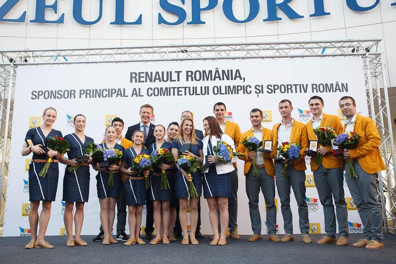 Fotografie de grup cu sportivii romani medaliati la JO 2012, Foto: Renault