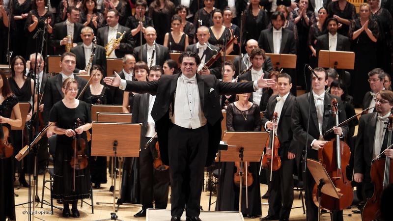 Cristian Macelaru: foto Virgil Oprina, Foto: Orchestrele si Corurile Radio