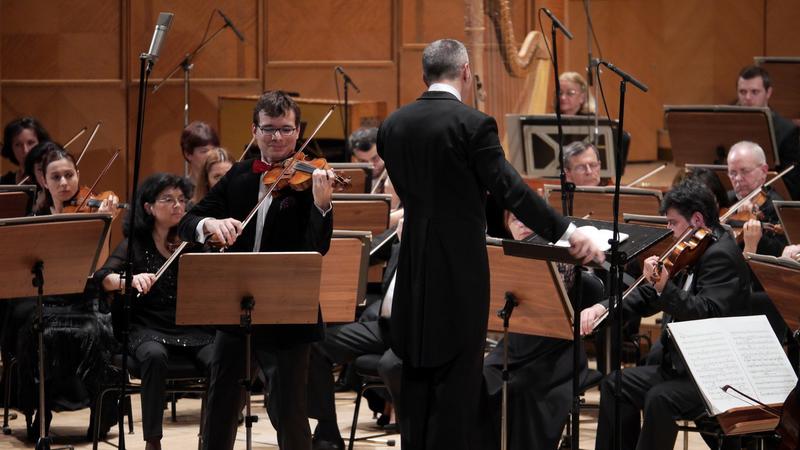 Alexandru Tomescu: foto Virgil Oprina, Foto: Orchestrele si Corurile Radio