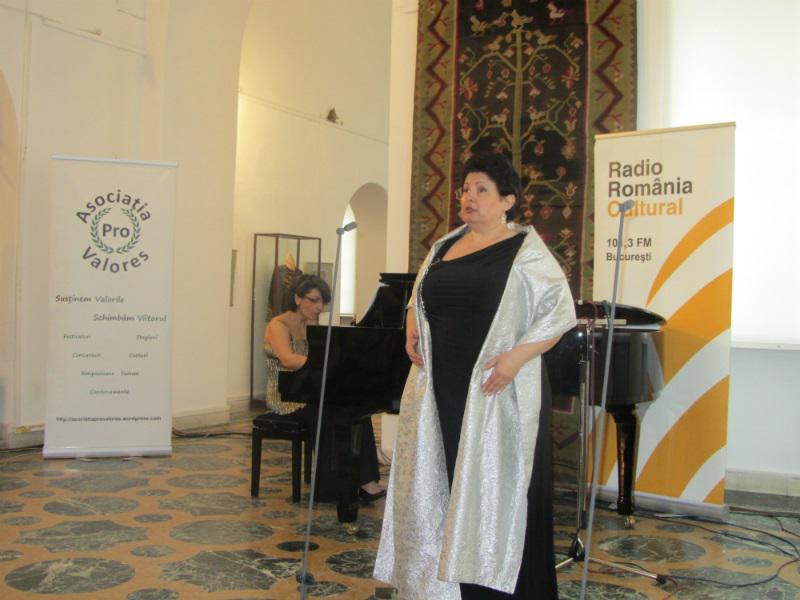 Sorina Munteanu si Viorela Ciucur, Foto: Asociatia Culturala "Pro Valores"