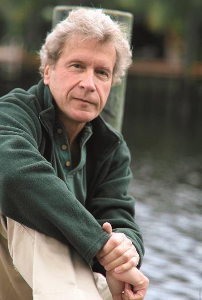 John Perkins, Foto: Editura Litera