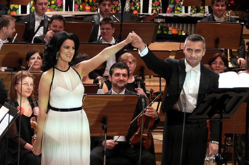 Angela Gheorghiu si Tiberiu Soare: foto Virgil Oprina, Foto: Orchestrele si Corurile Radio