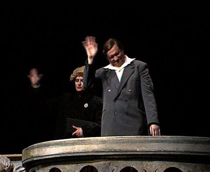 Repetabila scen a balconului , Foto: TVR