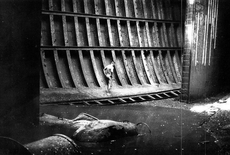 Teodor Graur: Amintire despre vas, fotografie alb/negru, 1987, Foto: MNAC