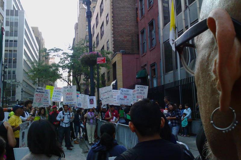 Protestatari la consulatul Mexicului din New York, Foto: Hotnews
