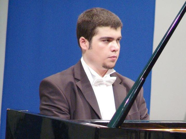 Pianistul Dinu Mihai Stefan, Foto: Orchestrele si Corurile Radio