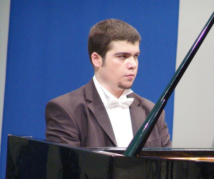 Pianistul Dinu Mihai Stefan, Foto: Orchestrele si Corurile Radio