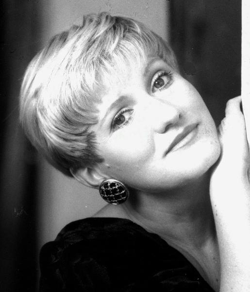 Mihaela Mingheras Couture, Foto: Orchestrele si Corurile Radio