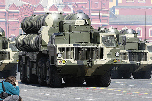Sistem S-300, prezentat la Parada din Moscova din 2009, Foto: kremlin.ru