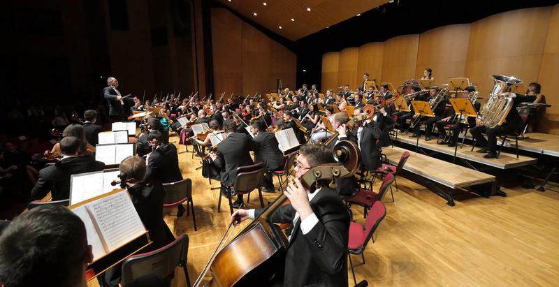 Orchestra Romana de Tineret, dirijor Cristian Mandeal: Foto Virgil Oprina , Foto: Tinerimea Romana