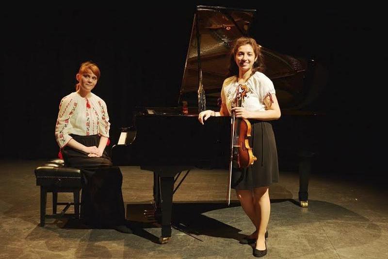 Violonista Adriana Cristea i pianista Greta Gasser , Foto: ICR Londra