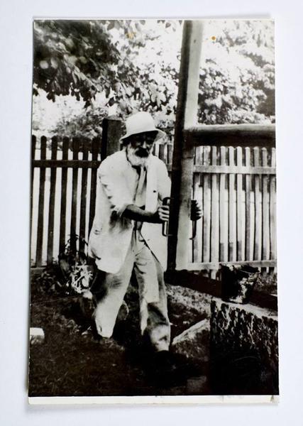 Imagine din expozitia Constantin Brancusi omul si lucrurile in colecia Emilian Radu, Foto: ArCuB