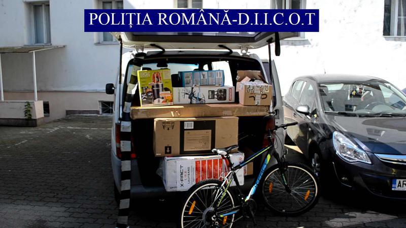 Bunuri cumparate cu date de card furate, Foto: DIICOT