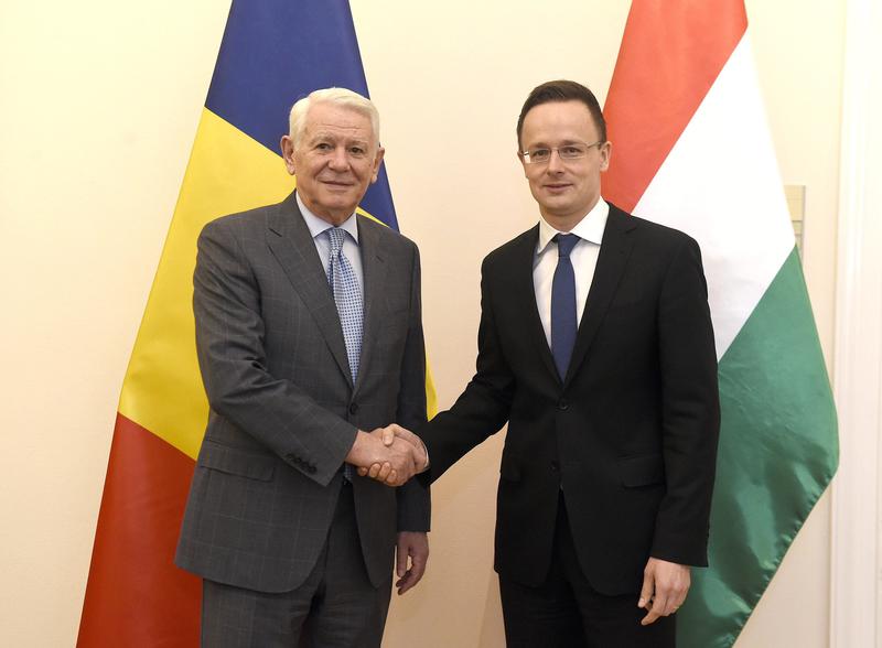 Teodor Melescanu si Peter Szijjarto, Foto: mae.ro