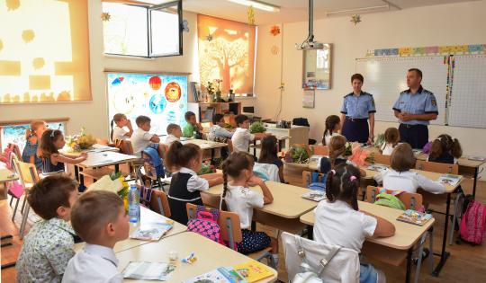 Politisti in scoala, Foto: Politia Romana