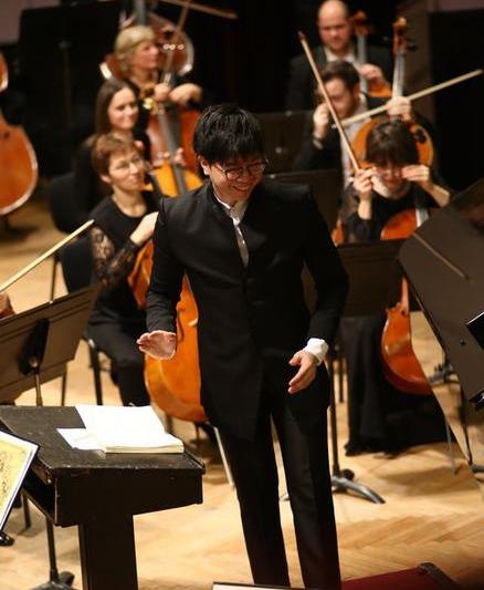 Dirijorul Kah Chun Wong: foto Cezar Buliga, Foto: Filarmonica George Enescu