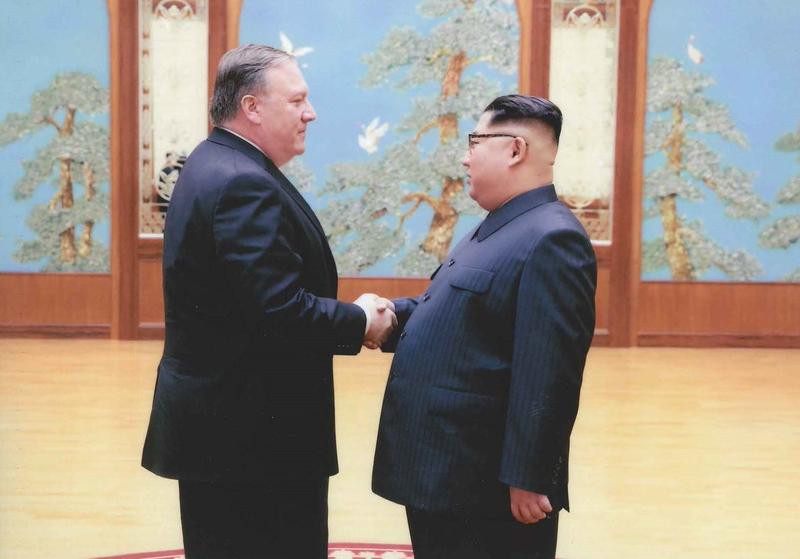 Mike Pompeo si Kim Jong-un, Foto: Casa Alba