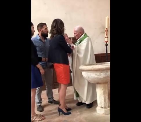 Momente de necrezut intr-o biserica, Foto: Captura YouTube