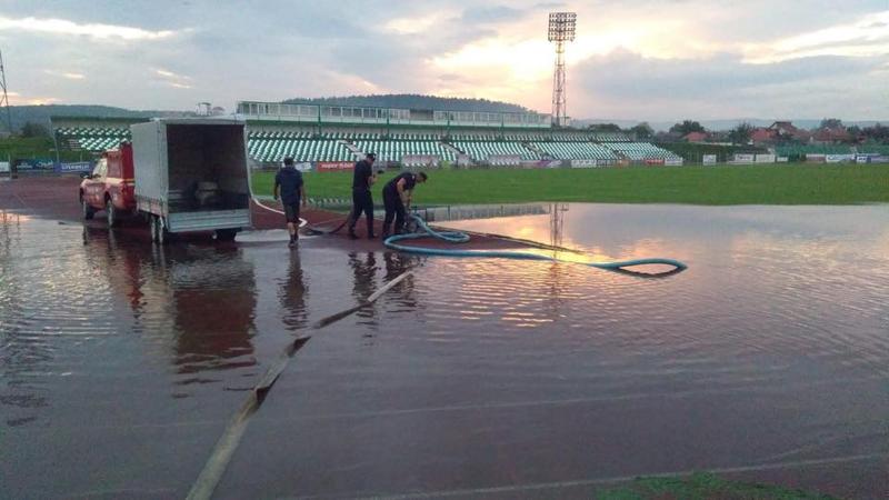 Stadionul municipal Covasna inundat, Foto: ISU Covasna Facebook