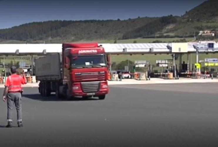 Tir pe o autostrada spaniola, Foto: Captura Cuatro