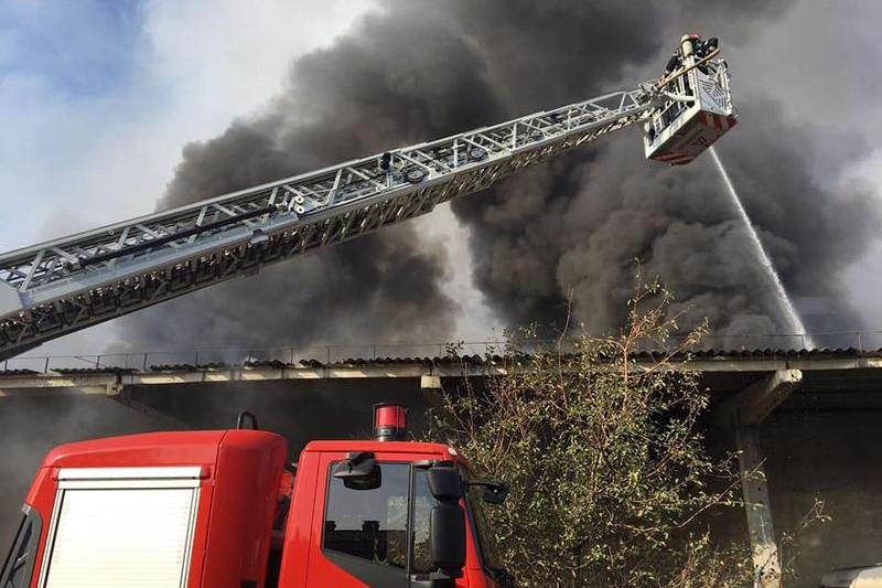 Incendiu la un depozit din Ploiesti, Foto: ISU Prahova