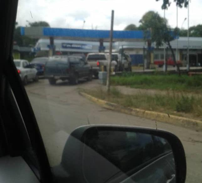 Coada la benzinarie in Venezuela, Foto: Hotnews